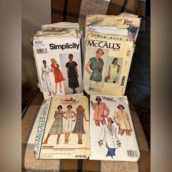 31 vintage sewing patterns! Vogue Vintage Patterns & other brands, mixed sizes - Picture 5 of 13